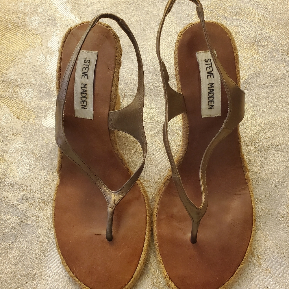 Steve Madden Bronze Thong Wedge Sandal 6.5